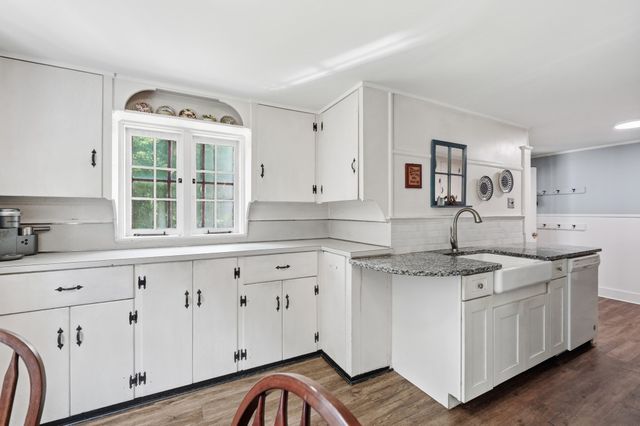 211 Main St, Wilbraham, MA 01095