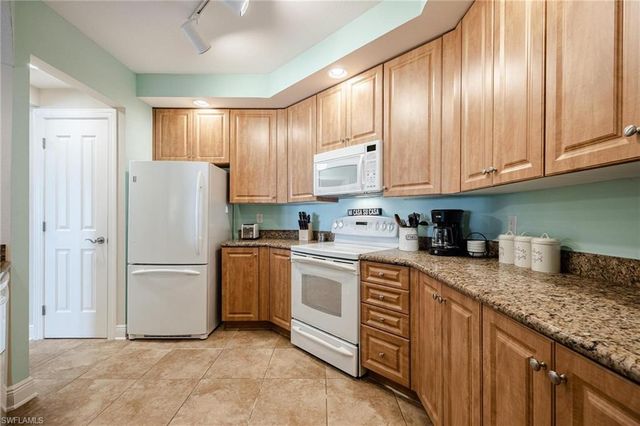 2825 Palm Beach BLVD 608, Fort Myers, FL 33916