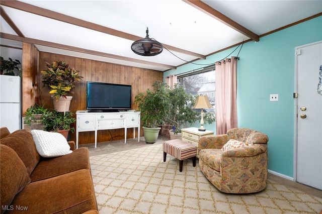 369 Franklin Avenue, Barberton, OH 44203