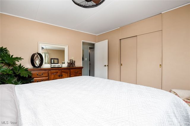 369 Franklin Avenue, Barberton, OH 44203