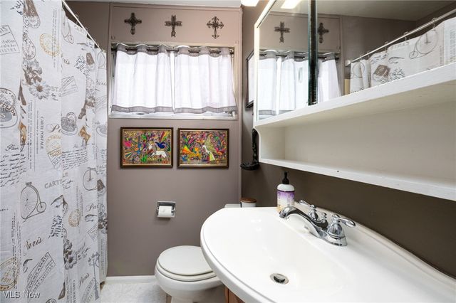 369 Franklin Avenue, Barberton, OH 44203