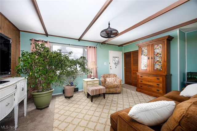 369 Franklin Avenue, Barberton, OH 44203