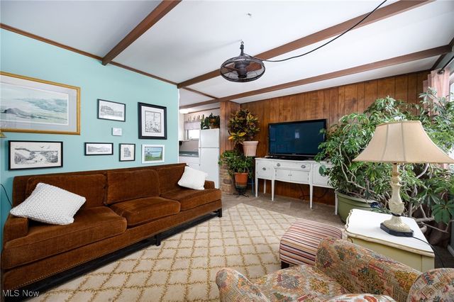 369 Franklin Avenue, Barberton, OH 44203