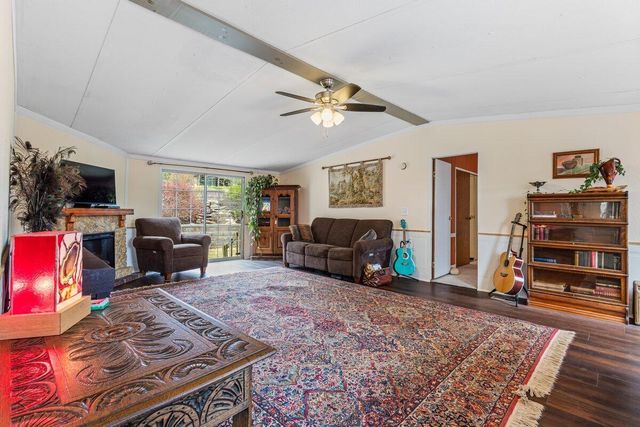 196 Southside Road, Sweetwater, TN 37874