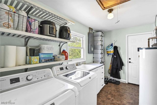 5627 Burns Road, North Olmsted, OH 44070