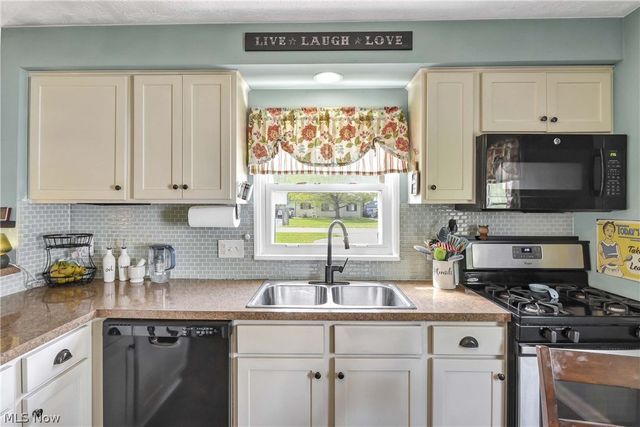 5627 Burns Road, North Olmsted, OH 44070