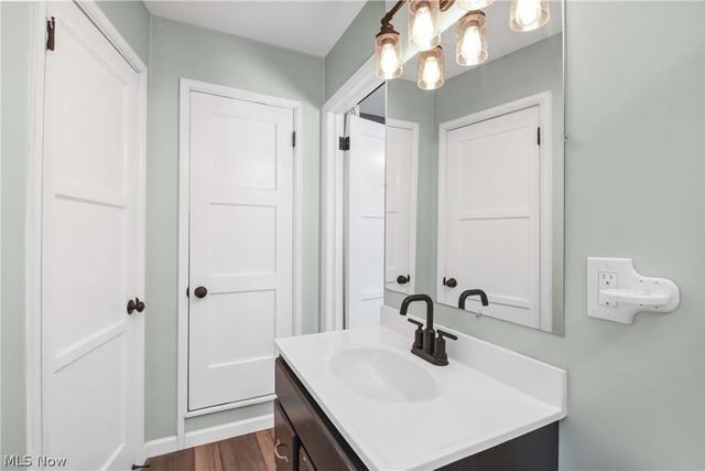 5627 Burns Road, North Olmsted, OH 44070