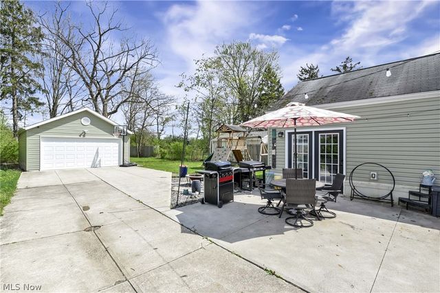 5627 Burns Road, North Olmsted, OH 44070