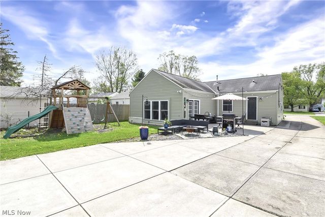 5627 Burns Road, North Olmsted, OH 44070