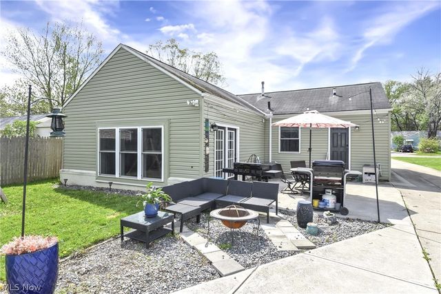 5627 Burns Road, North Olmsted, OH 44070