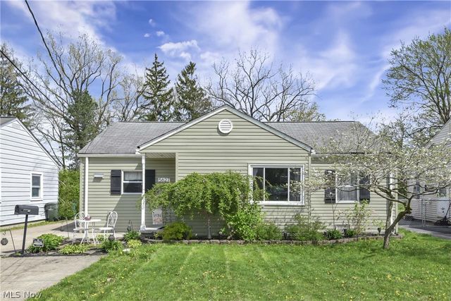 5627 Burns Road, North Olmsted, OH 44070