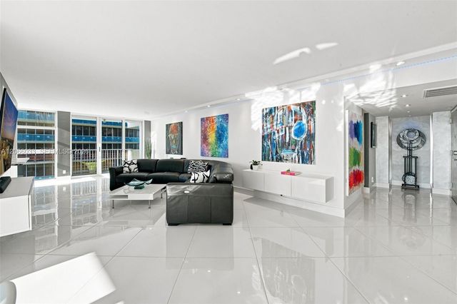 1360 S Ocean Boulevard 2305, Pompano Beach, FL 33062