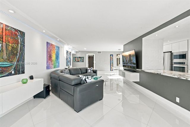 1360 S Ocean Boulevard 2305, Pompano Beach, FL 33062