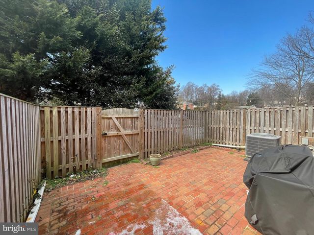 6 S MONTAGUE ST, Arlington, VA 22204