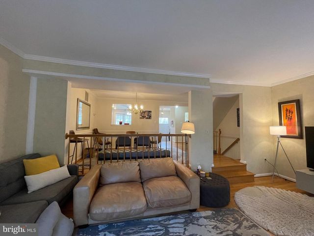 6 S MONTAGUE ST, Arlington, VA 22204