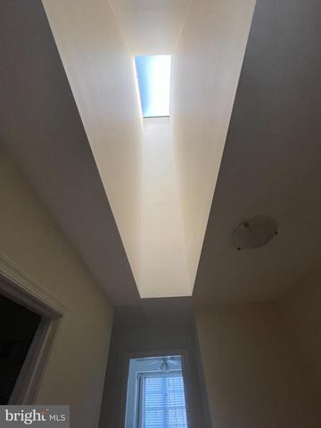 6 S MONTAGUE ST, Arlington, VA 22204