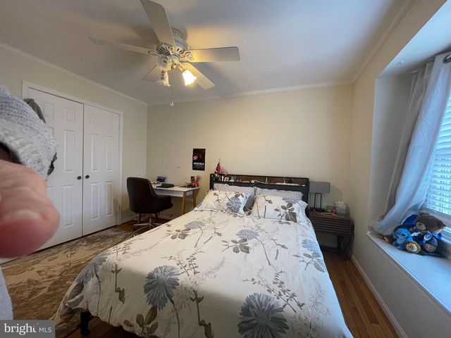 6 S MONTAGUE ST, Arlington, VA 22204