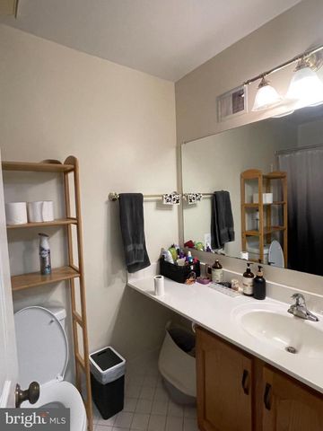 6 S MONTAGUE ST, Arlington, VA 22204