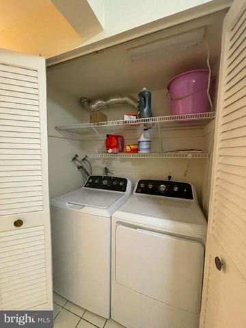 6 S MONTAGUE ST, Arlington, VA 22204