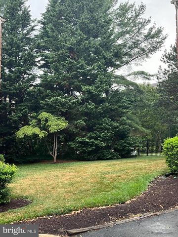 6 S MONTAGUE ST, Arlington, VA 22204