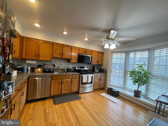 6 S MONTAGUE ST, Arlington, VA 22204