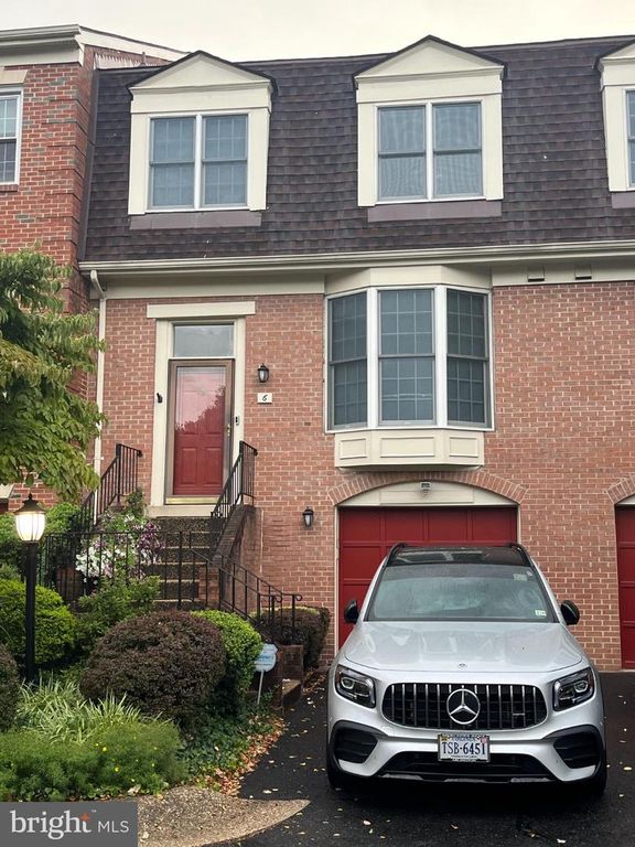 6 S MONTAGUE ST, Arlington, VA 22204