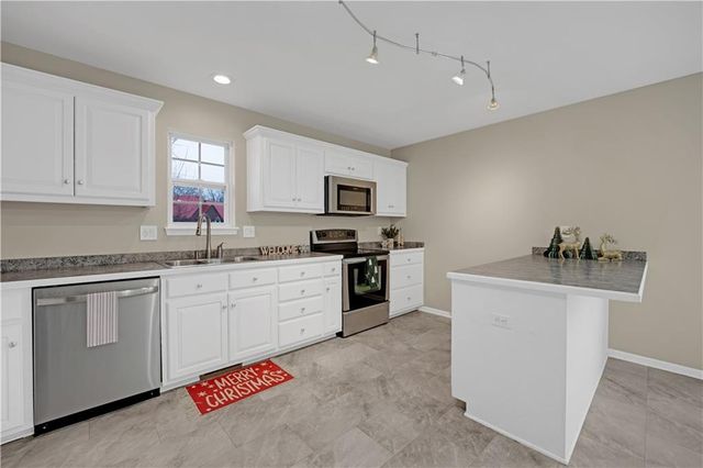 708 Burlington Road, Warrensburg, MO 64093