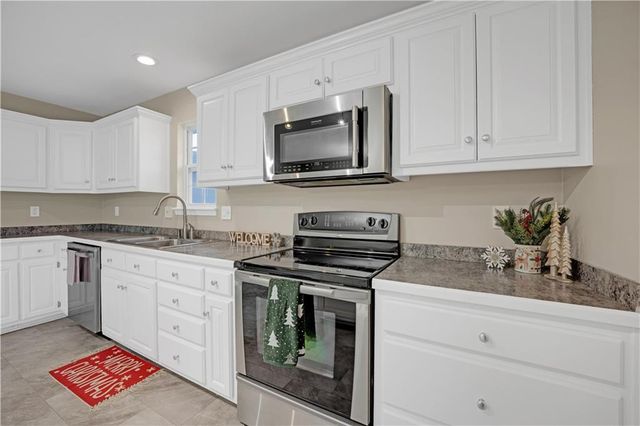 708 Burlington Road, Warrensburg, MO 64093