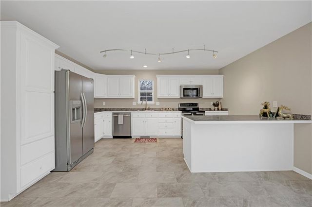 708 Burlington Road, Warrensburg, MO 64093