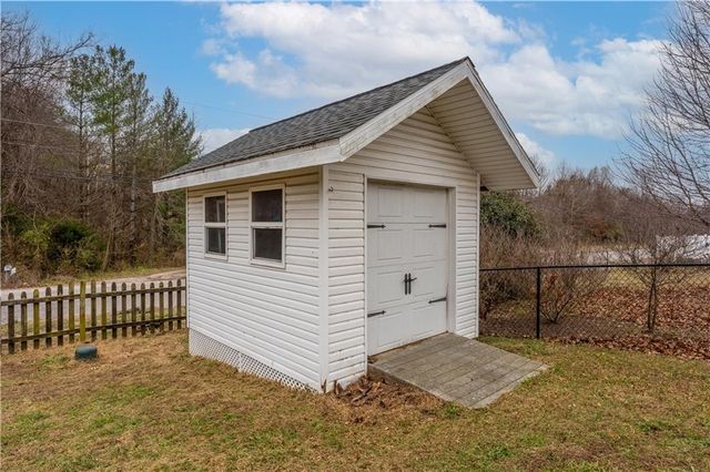 708 Burlington Road, Warrensburg, MO 64093