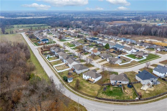 708 Burlington Road, Warrensburg, MO 64093