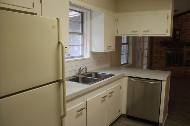 708 1st Street, Winnie, TX 77665
