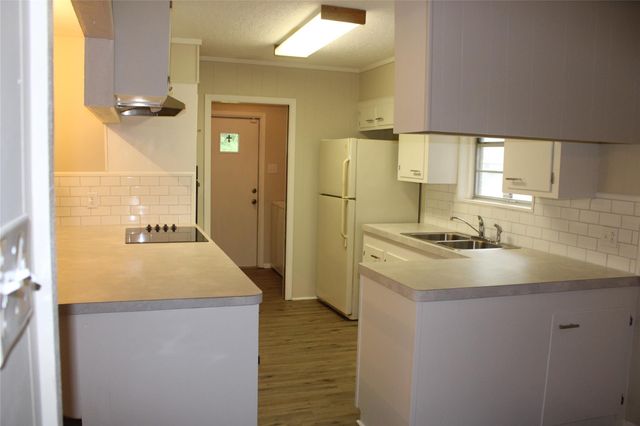 708 1st Street, Winnie, TX 77665