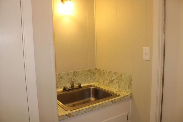 708 1st Street, Winnie, TX 77665
