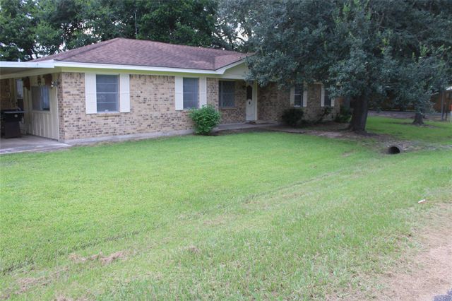 708 1st Street, Winnie, TX 77665