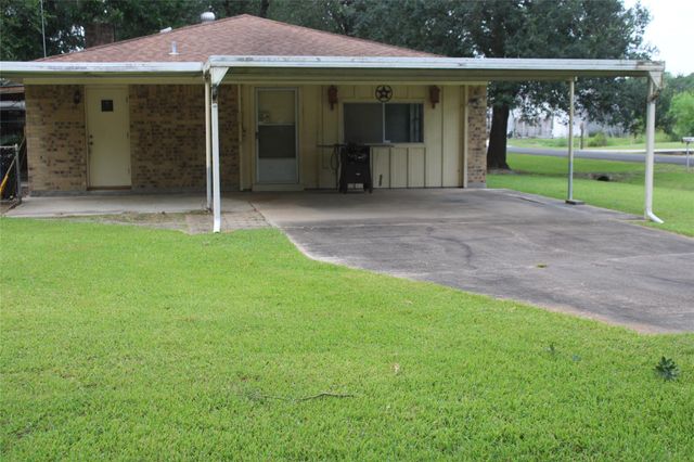 708 1st Street, Winnie, TX 77665