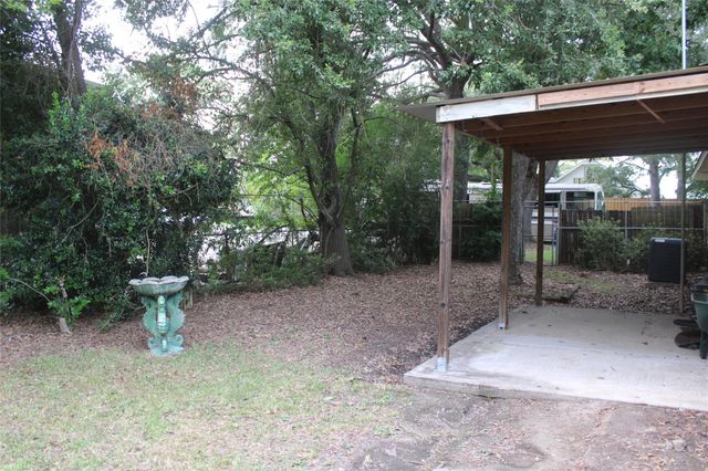 708 1st Street, Winnie, TX 77665