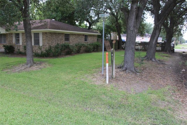 708 1st Street, Winnie, TX 77665