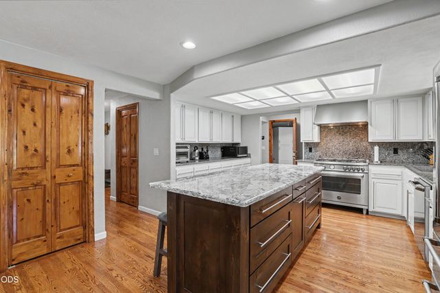 6575 Old Stage Road, Central Point, OR 97502