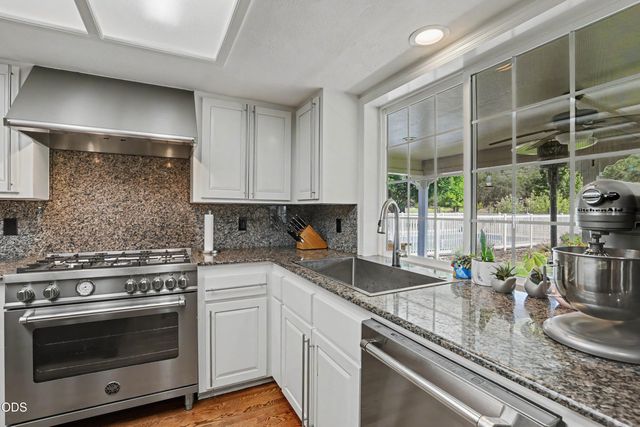 6575 Old Stage Road, Central Point, OR 97502