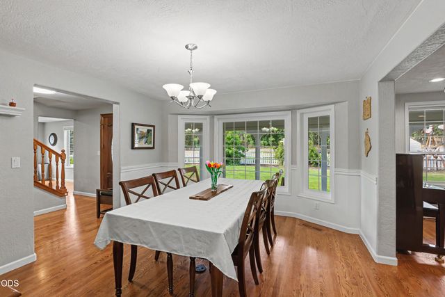 6575 Old Stage Road, Central Point, OR 97502