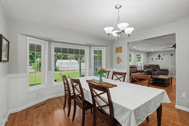 6575 Old Stage Road, Central Point, OR 97502