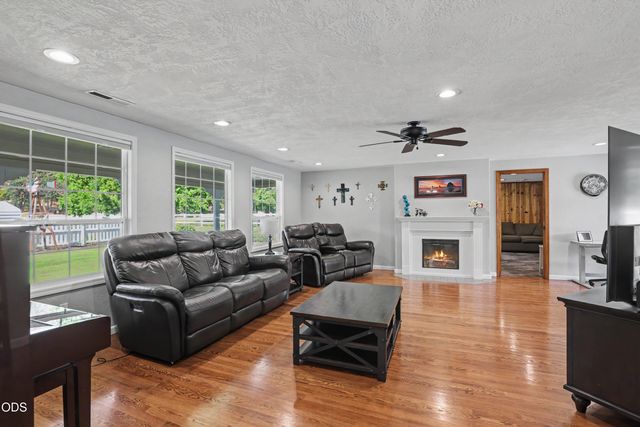 6575 Old Stage Road, Central Point, OR 97502