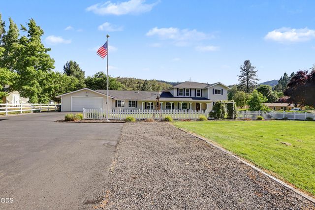 6575 Old Stage Road, Central Point, OR 97502