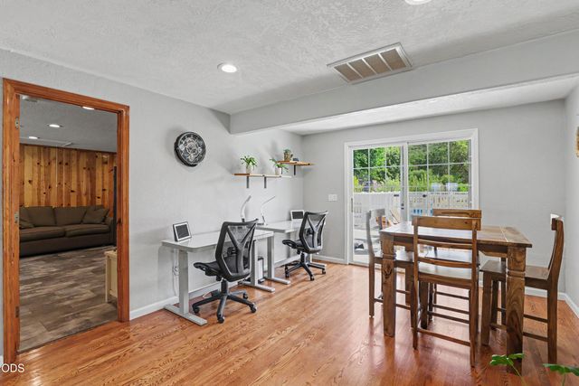 6575 Old Stage Road, Central Point, OR 97502