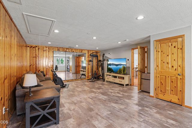 6575 Old Stage Road, Central Point, OR 97502