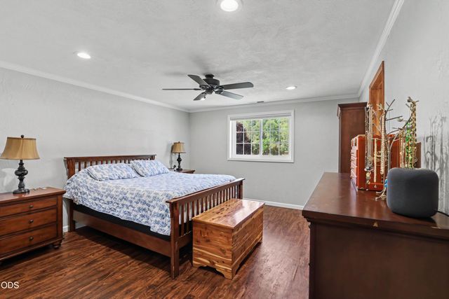 6575 Old Stage Road, Central Point, OR 97502
