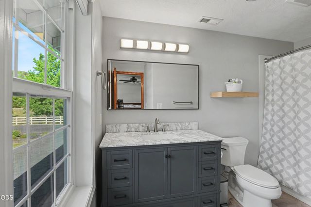 6575 Old Stage Road, Central Point, OR 97502