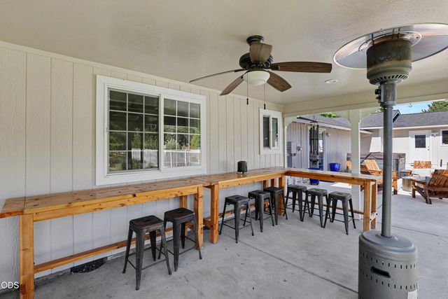 6575 Old Stage Road, Central Point, OR 97502