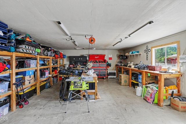 6575 Old Stage Road, Central Point, OR 97502